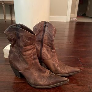 Fashion cowboy boots